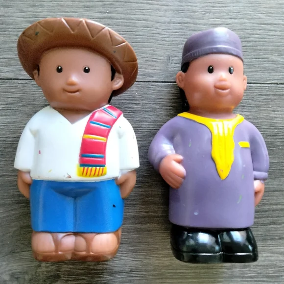 Get Ready Kids Polysmart 5" Play Figures Multicultural Set of 8 Around the World - Picture 6 of 8